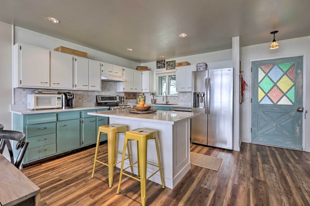 Irish Beach Cottage with Beach Access and Ocean Views — 4-Star Luxury Hotel in Manchester, United States