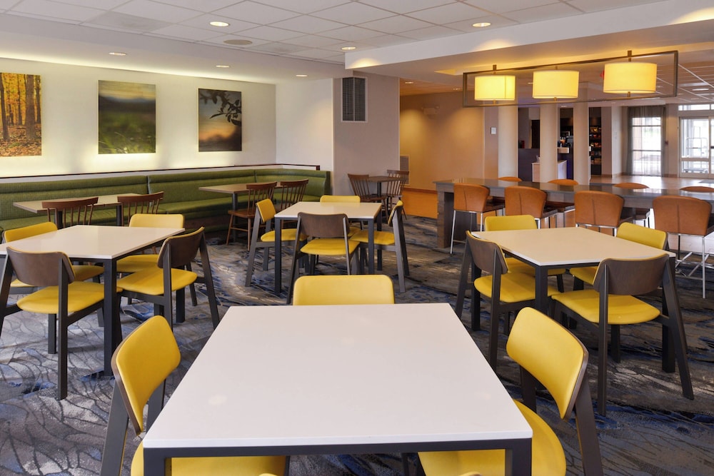 Fairfield Inn & Suites Cedar Rapids - photo 48