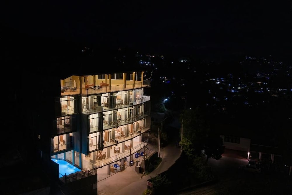 The Lake view Kandy - carbon neutral hotel in Kandy