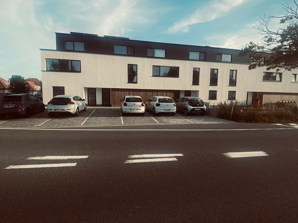 Holiday Home in De Panne Near Plopsaland — 4-Star Luxury Hotel in De Panne, Belgium