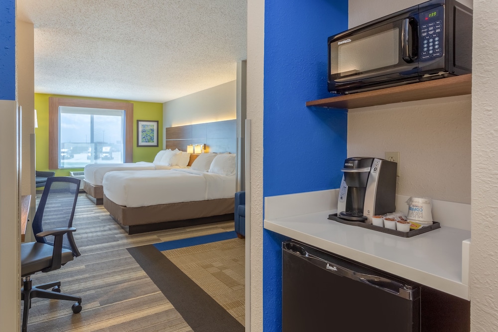 Holiday Inn Express & Suites Vandalia by IHG - photo 13