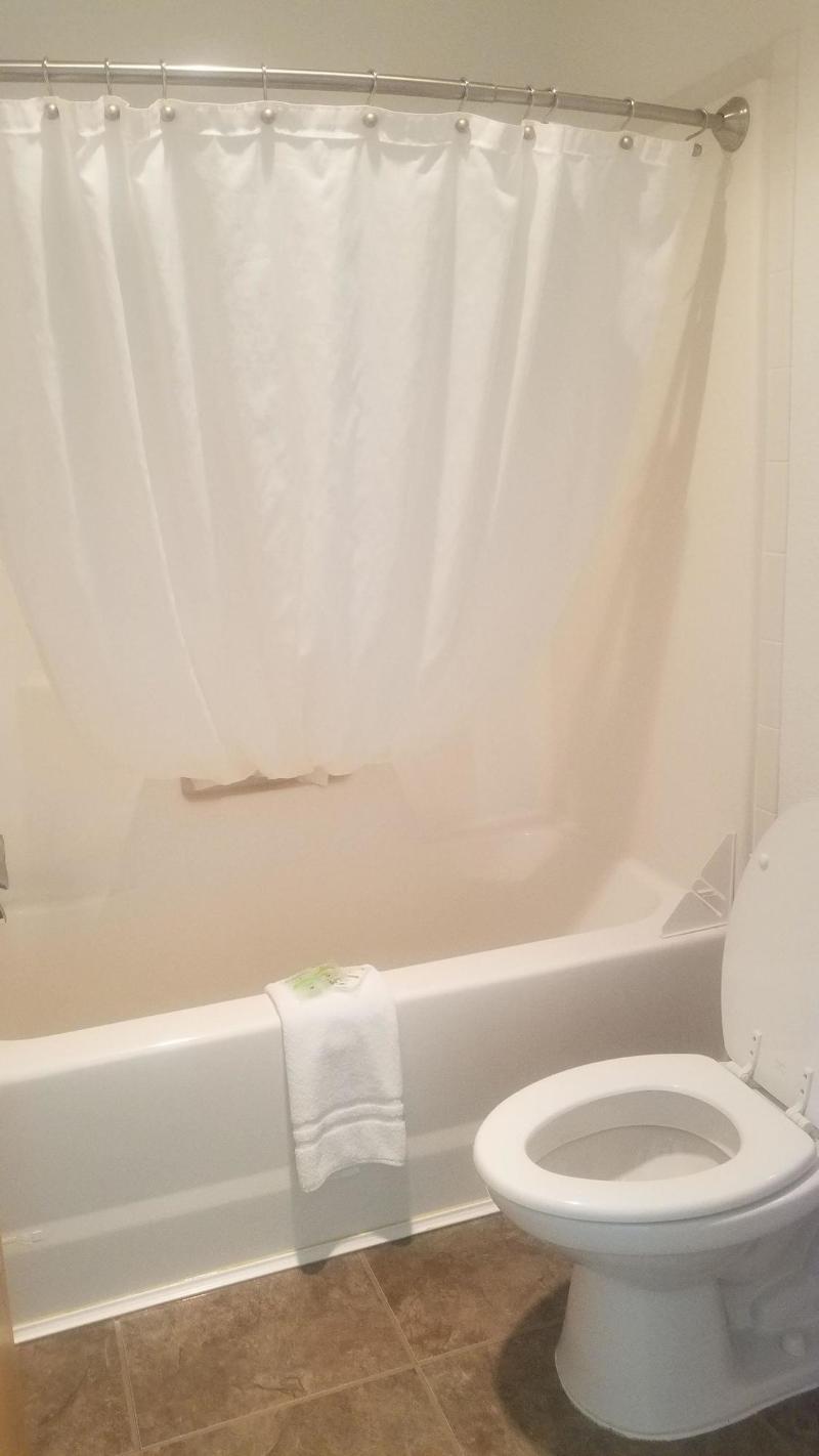 Howard's Motel - photo 16