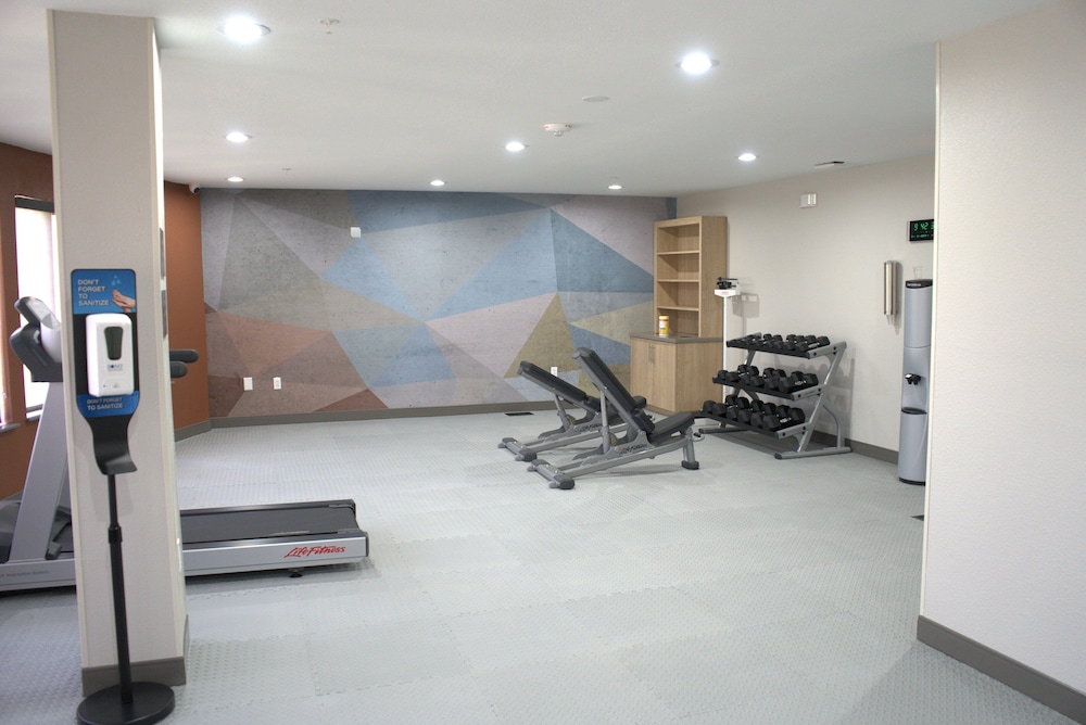 Candlewood Suites Wichita Northwest - photo 36