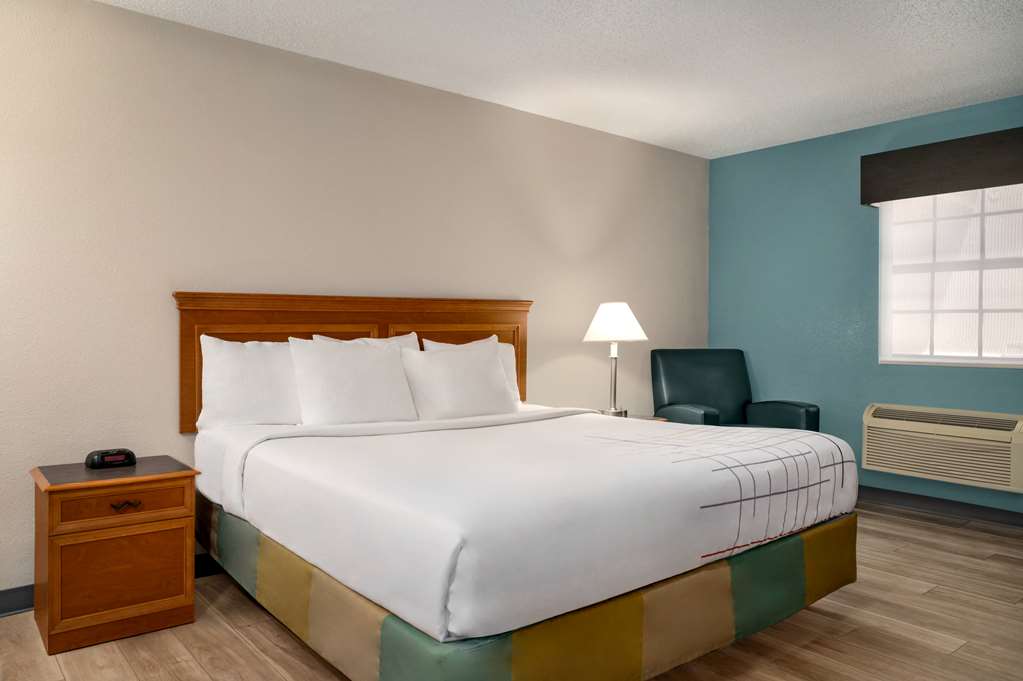La Quinta Inn by Wyndham Columbus Airport Area - photo 19