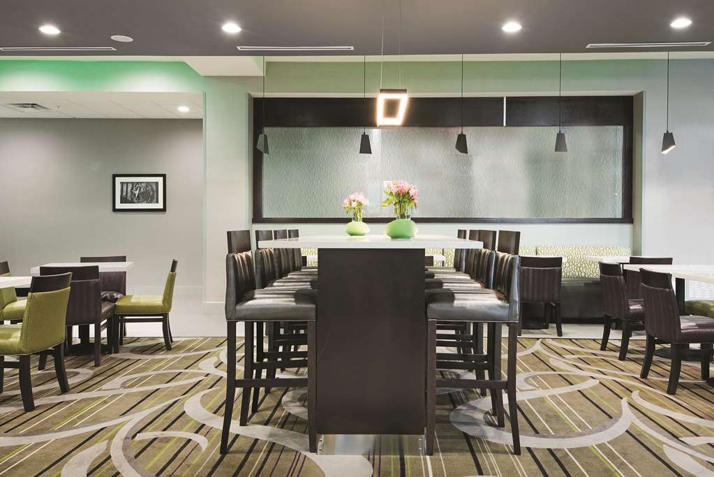 La Quinta Inn & Suites by Wyndham Fort Worth West I 30 - photo 23