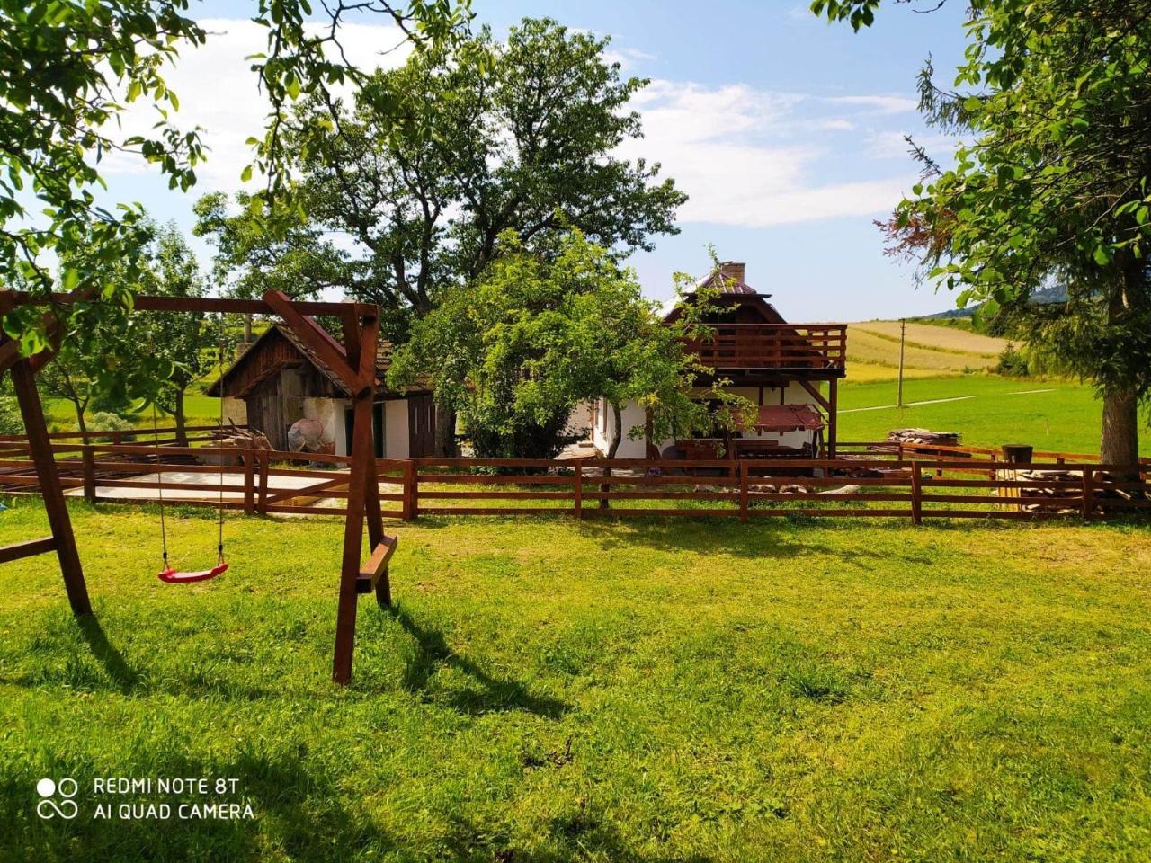 Chalupa Romantik na Hrinovskych lazoch in Hrinova, Slovakia