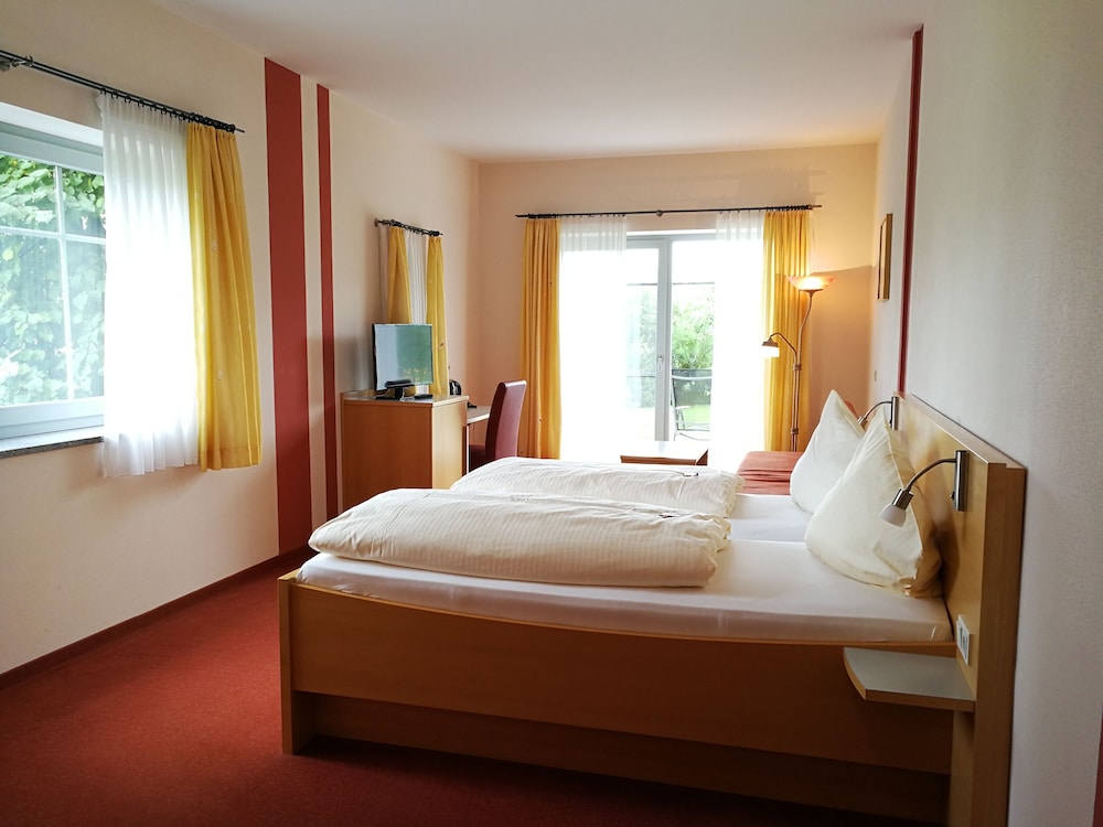 Landhotel Larenzen — Kirchham — photo 3