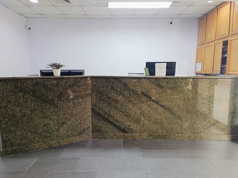Lawton Hotel - photo 2
