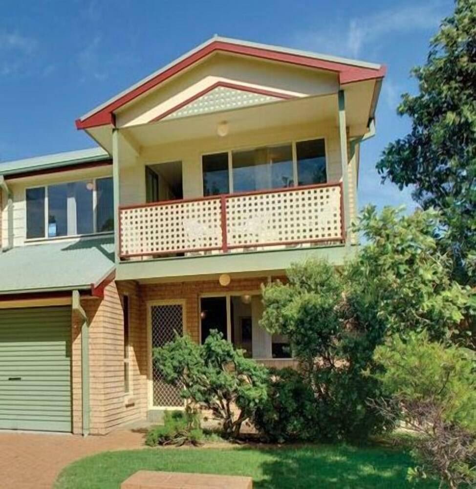 Bombora at Fingal Bay in Fingal Bay, Australia