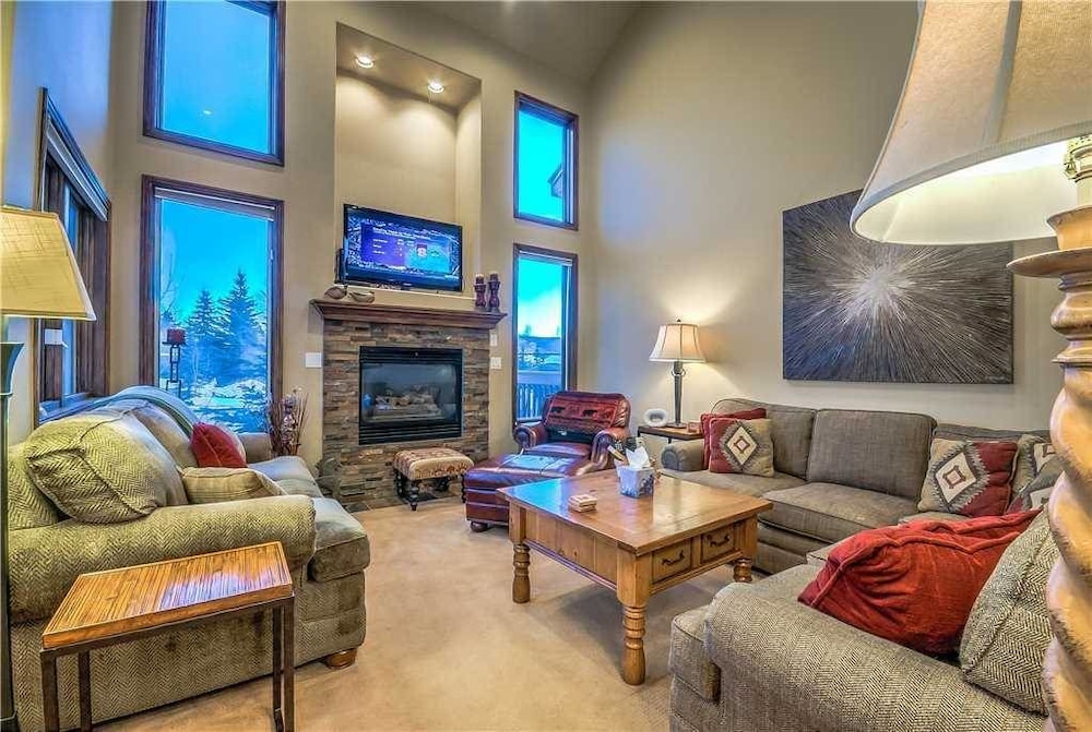 Cascades at Steamboat — 4-Star Luxury Hotel in Steamboat Springs, United States