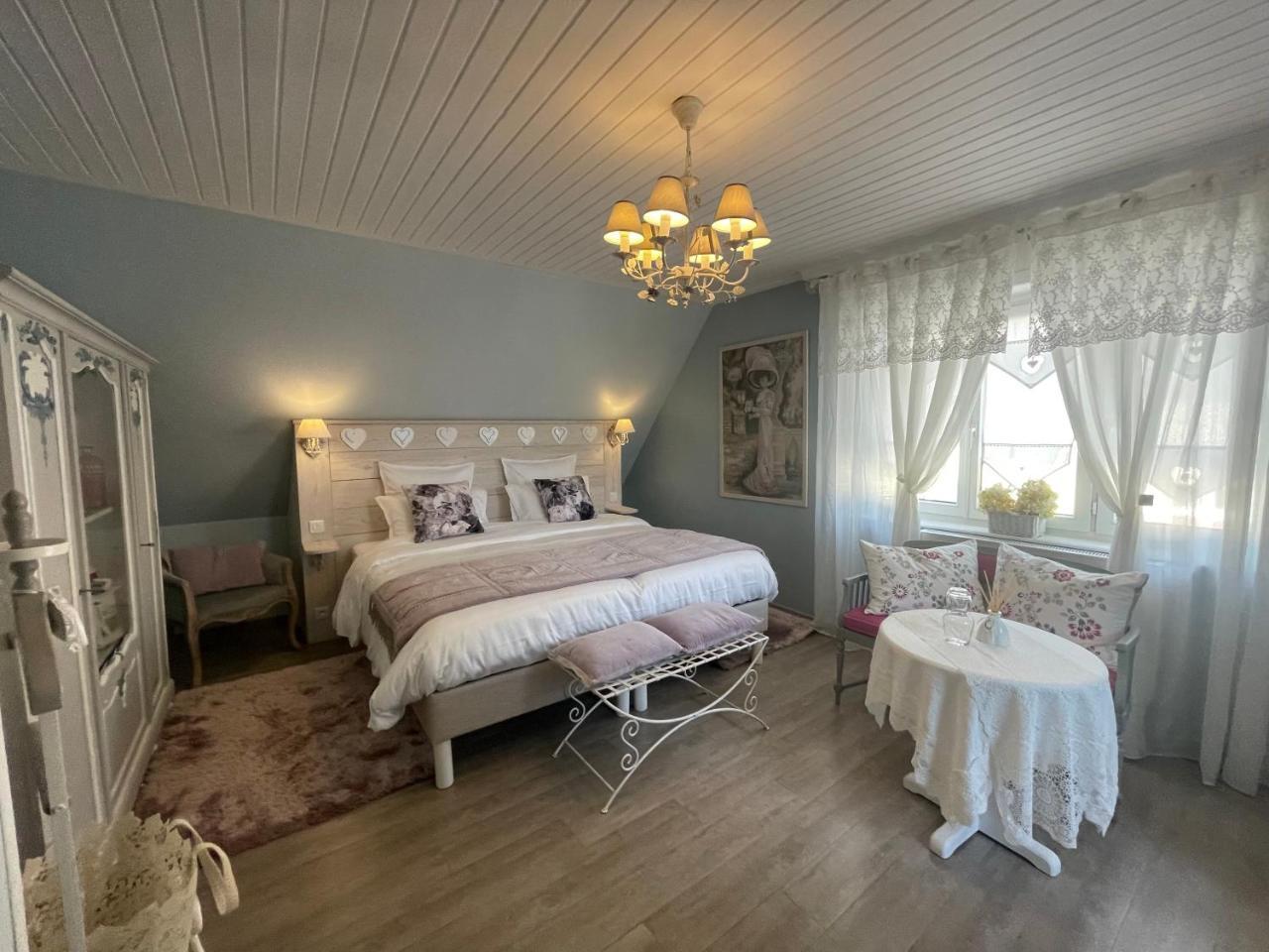Gite Riquewihr C'est Beau la Vie Alsace — 4-Star Luxury Hotel in Riquewihr, France