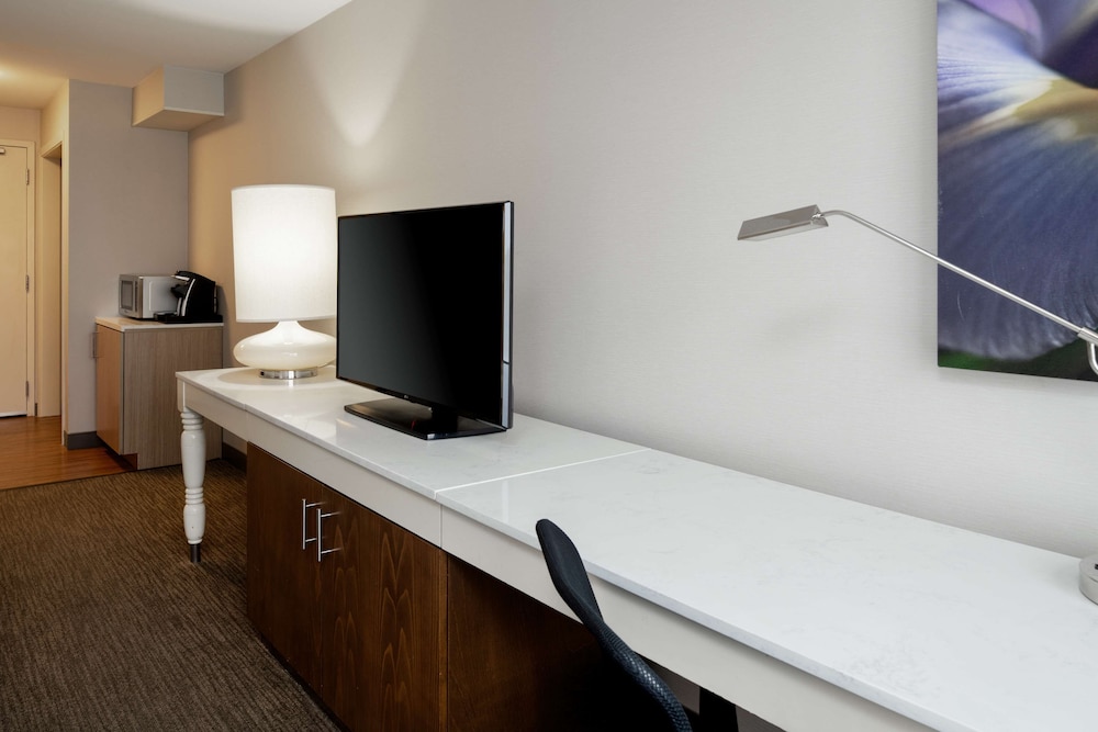 Hilton Garden Inn Folsom - photo 21