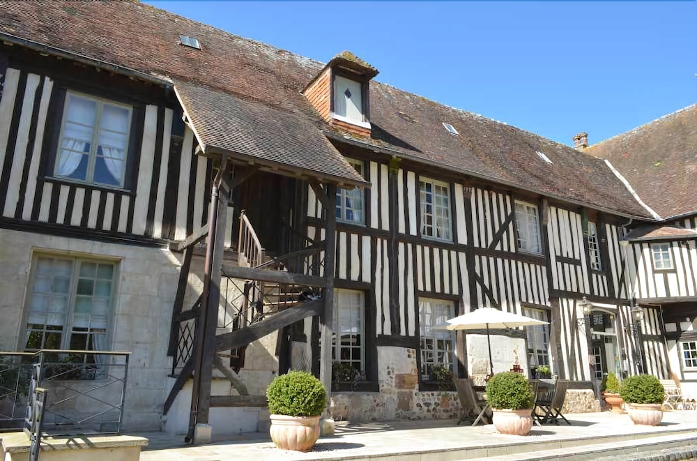 Le Manoir De l'Engagiste — hotel in Orbec