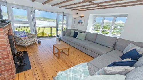 Stables Croyde 4 Bedrooms Sleeps 8 Sea & Beach Views in Braunton, United Kingdom