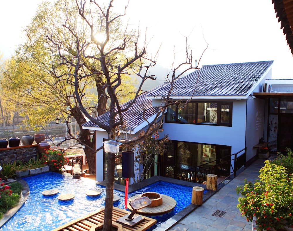Carpenter's Rustic Courtyard Great Wall - last minute hotel in Beijing