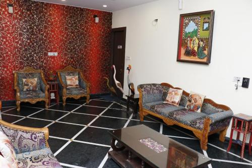 Taj Haveli Hotel Agra Walkable Distance From Taj Mahal - carbon neutral hotel in Agra
