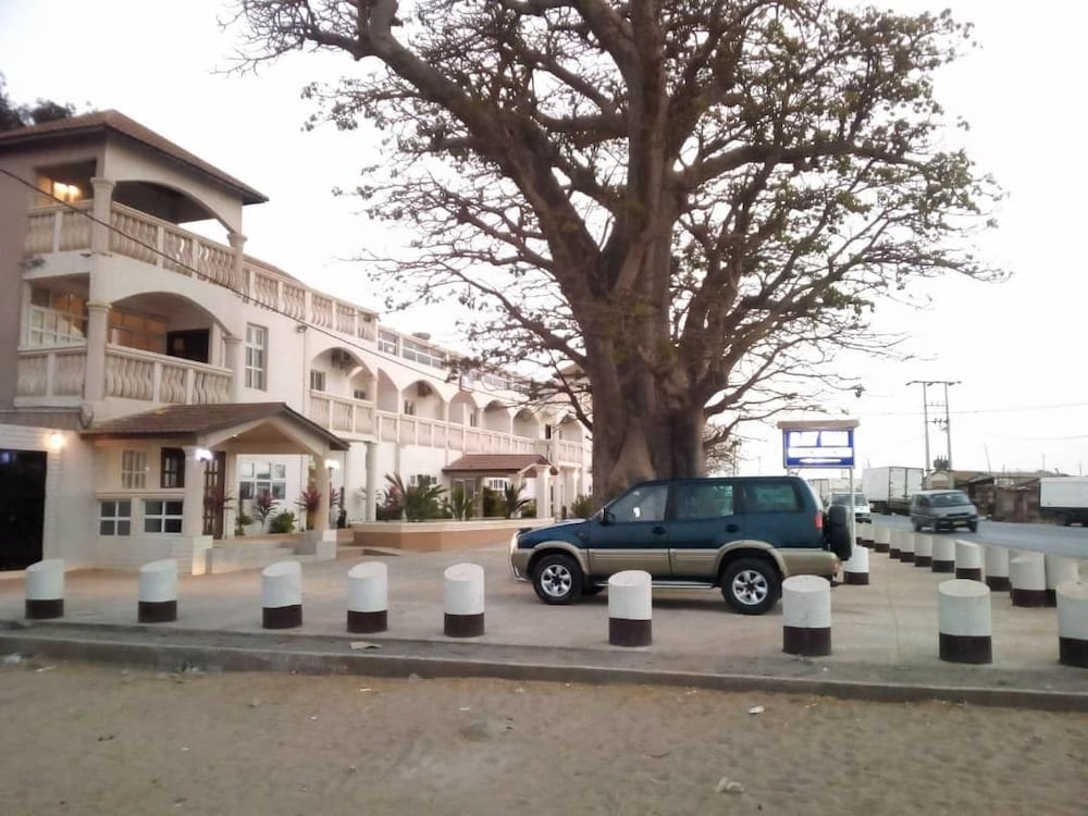 Bay Inn Hotel — hotel in Banjul