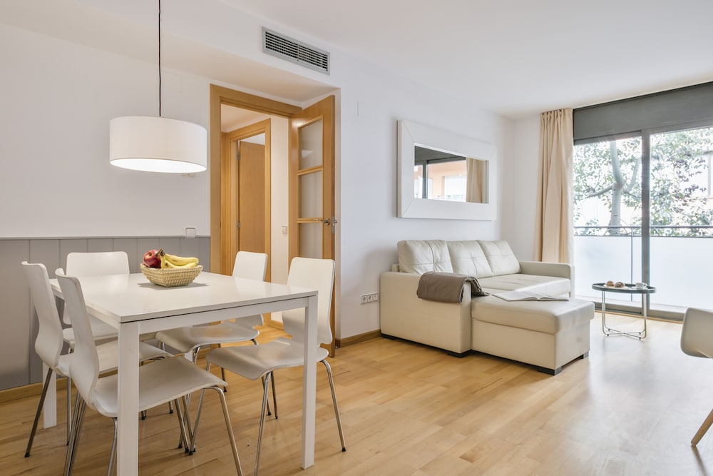 Inside Barcelona Apartments Princep — 4-Star Luxury Hotel in Barcelona, Spain
