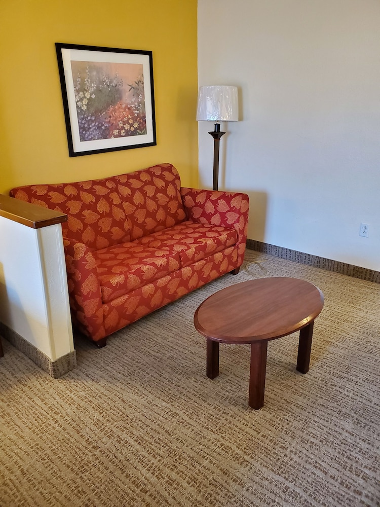 Wingate by Wyndham Uniontown - photo 17