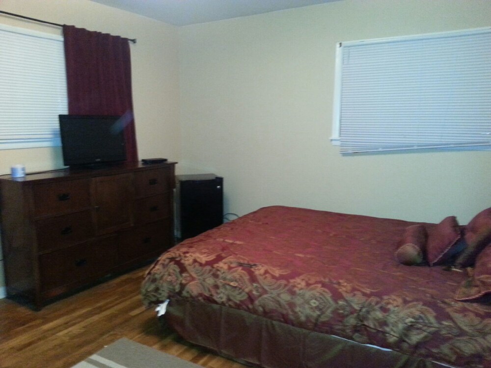 HolmeSuites Extended Stay - photo 7