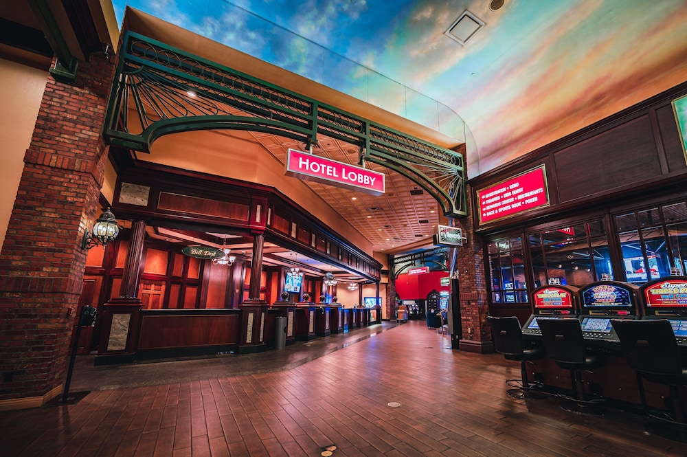 Boulder Station Hotel and Casino - photo 2