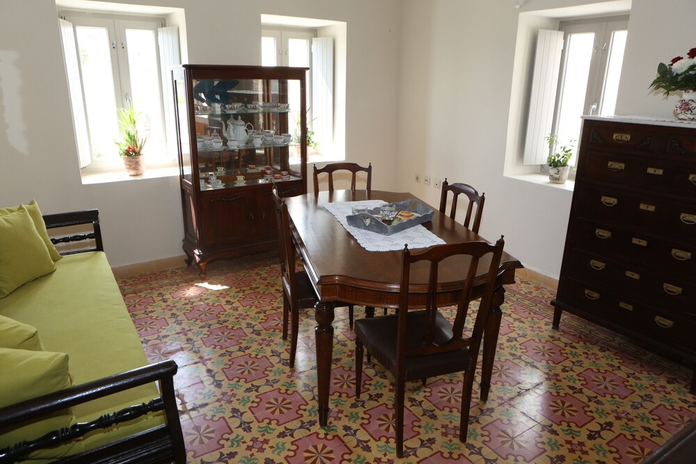Nomikos Mansion — Fira — photo 5