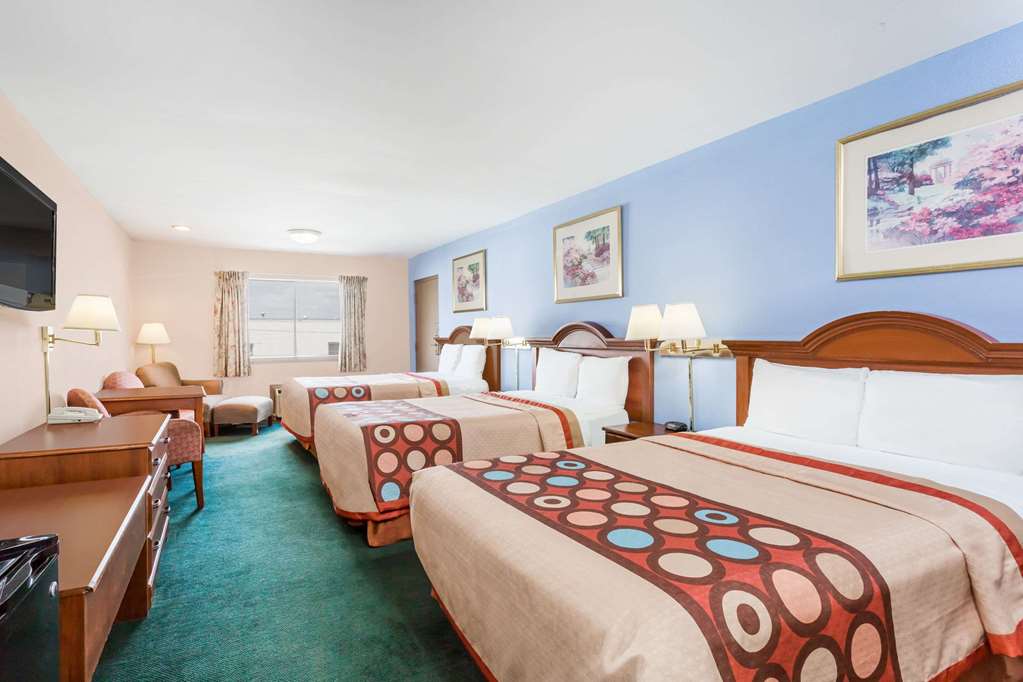 Super 8 by Wyndham Greensboro - photo 6
