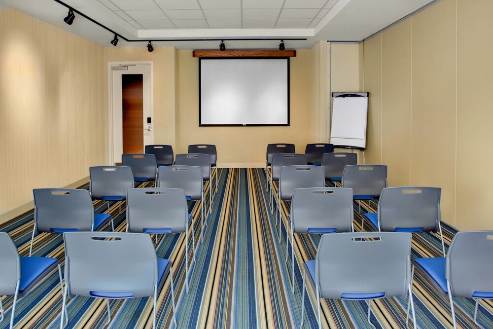 Aloft Chapel Hill - photo 21
