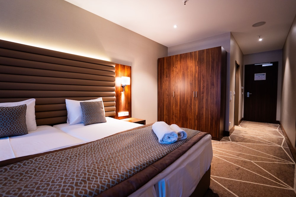 Puzzle Hotels - last minute hotel in Bischofsheim