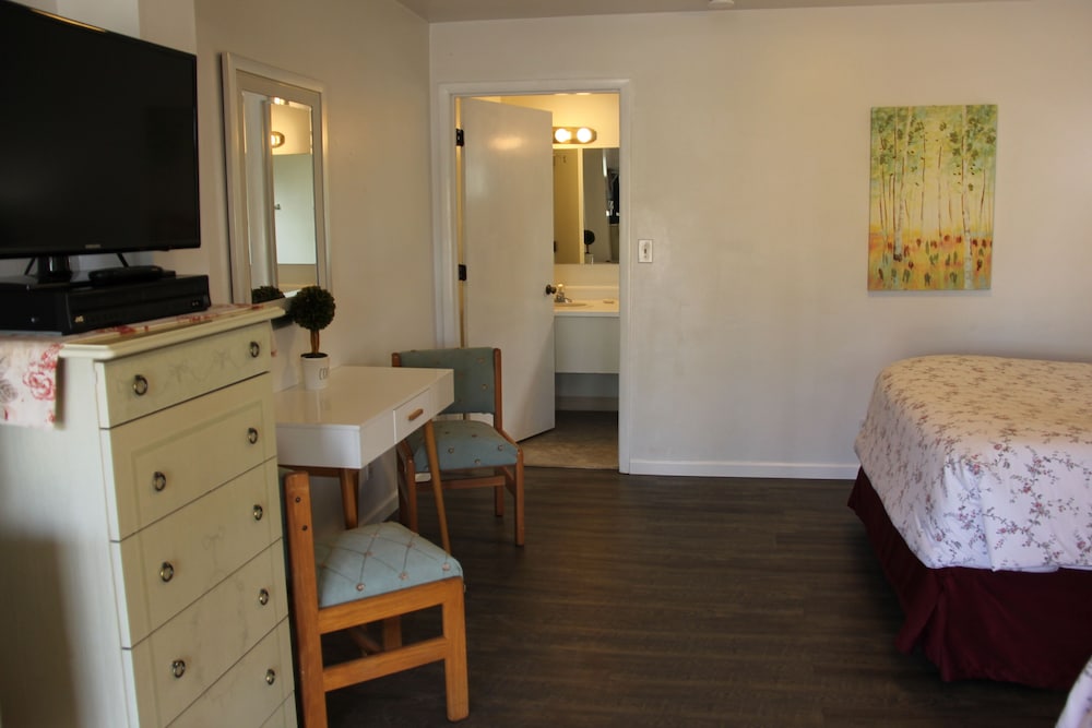 Mariner's Cove Inn - photo 24