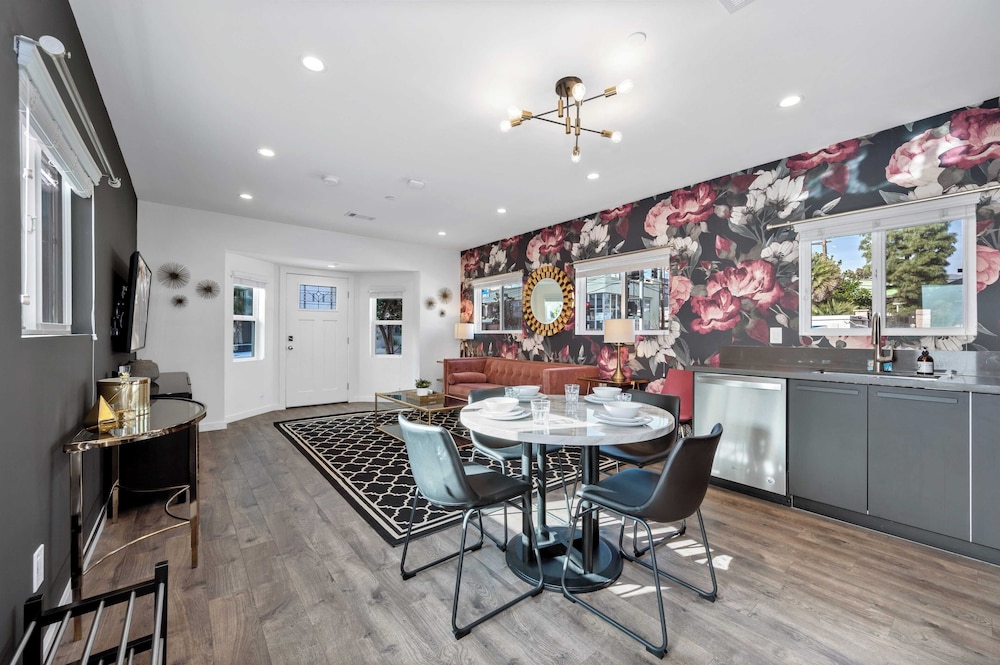 The Gower Street Bungalows by AvantStay - photo 9