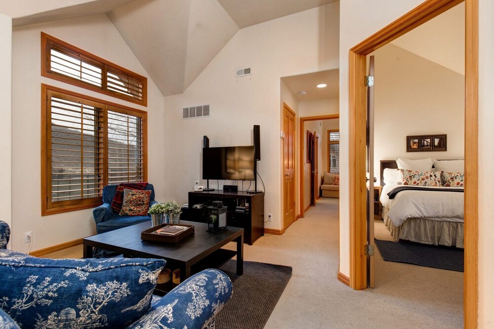 Abode at Silver Oak - photo 7