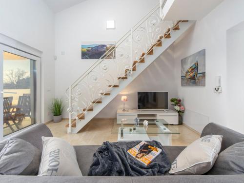Villa Shaula 1 Three Bedroom House with Pool — 4-Star Luxury Hotel in Sibenik, Croatia
