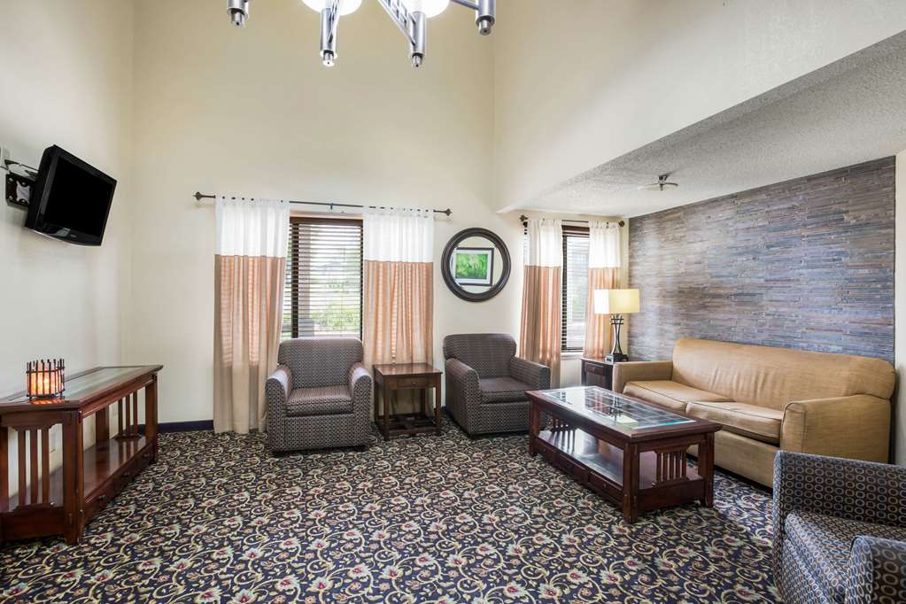 Quality Inn & Suites Lawrence University Area - photo 6
