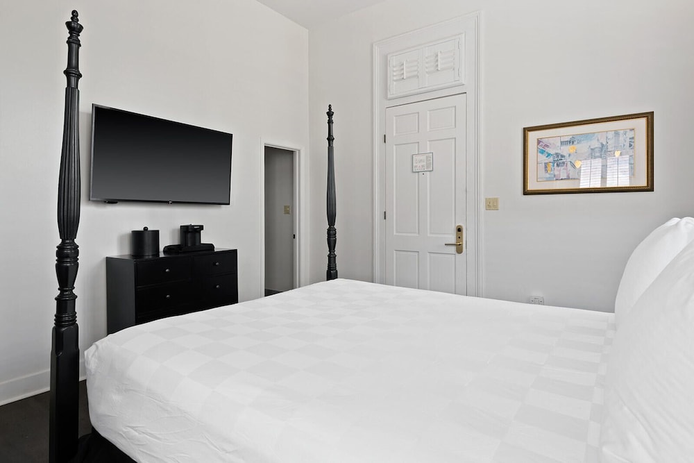Historic Streetcar Inn - photo 17