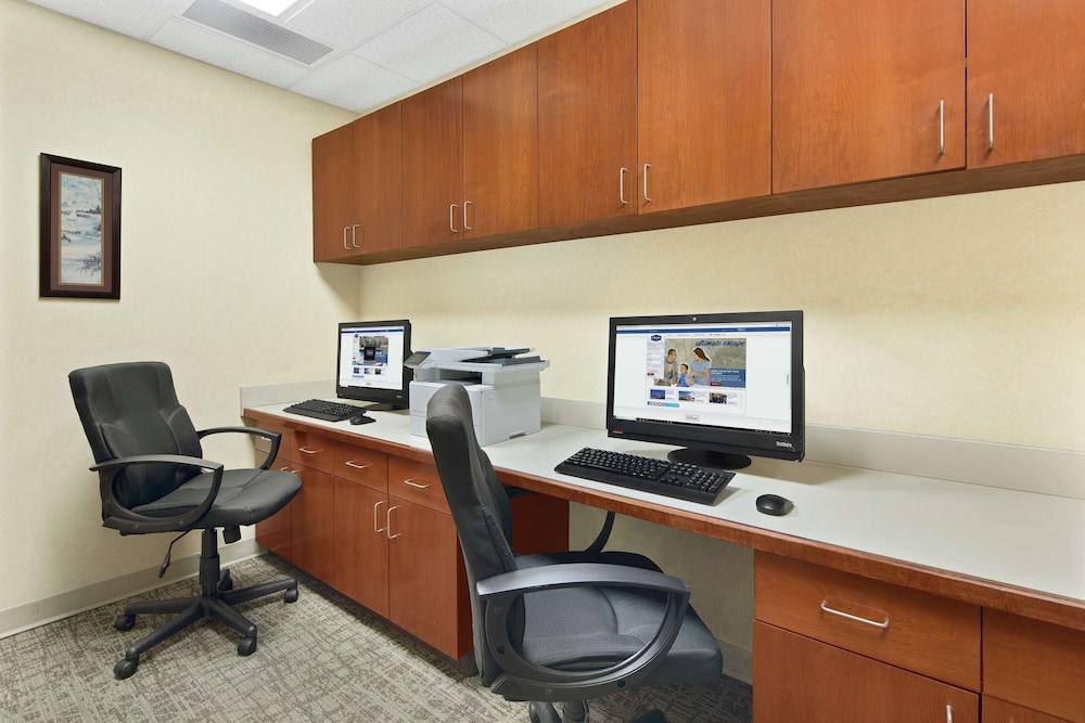 Hampton Inn Columbus North - photo 50