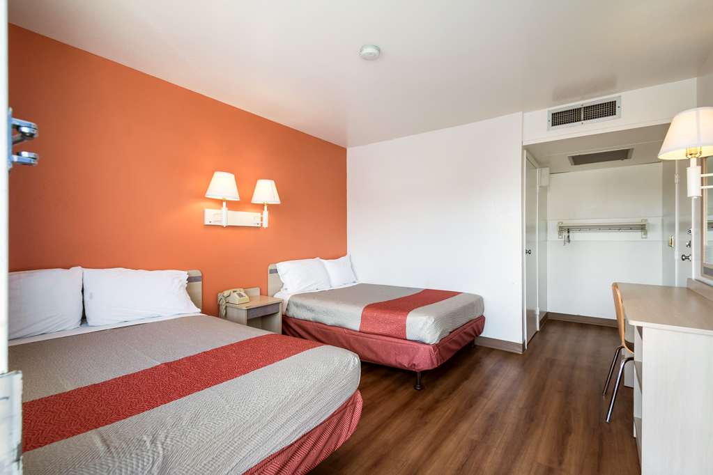 Motel 6 Wendover UT - photo 13