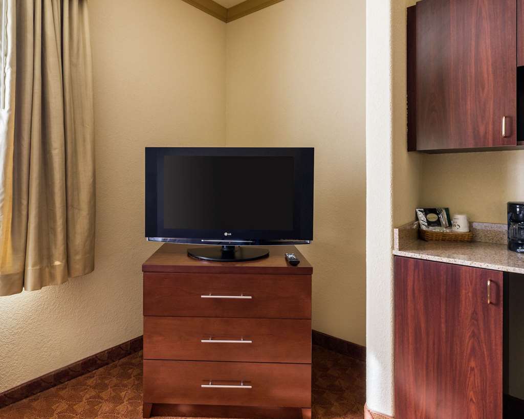 Comfort Suites near NASA Clear Lake - photo 21