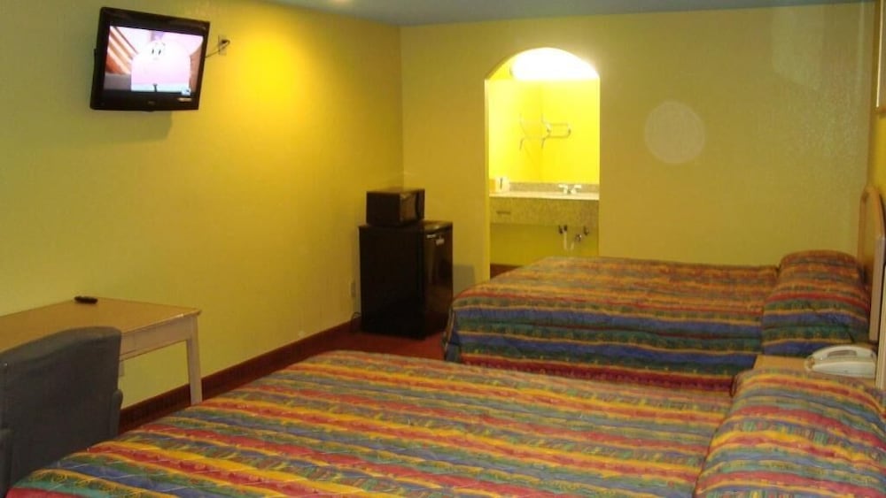 Winnquest Inn Near Ft. Sam Houston - photo 24