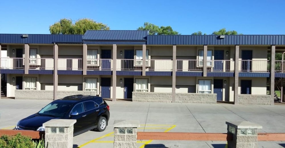 Red Arrow Inn & Suites a Travelodge by Wyndham - photo 13