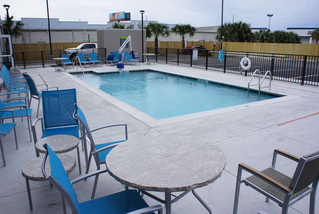 La Quinta Inn & Suites by Wyndham Mobile - photo 19