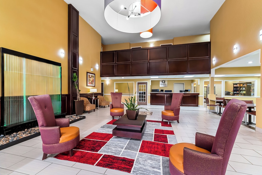 Quality Inn & Suites San Antonio Airport Stone Oak - photo 2