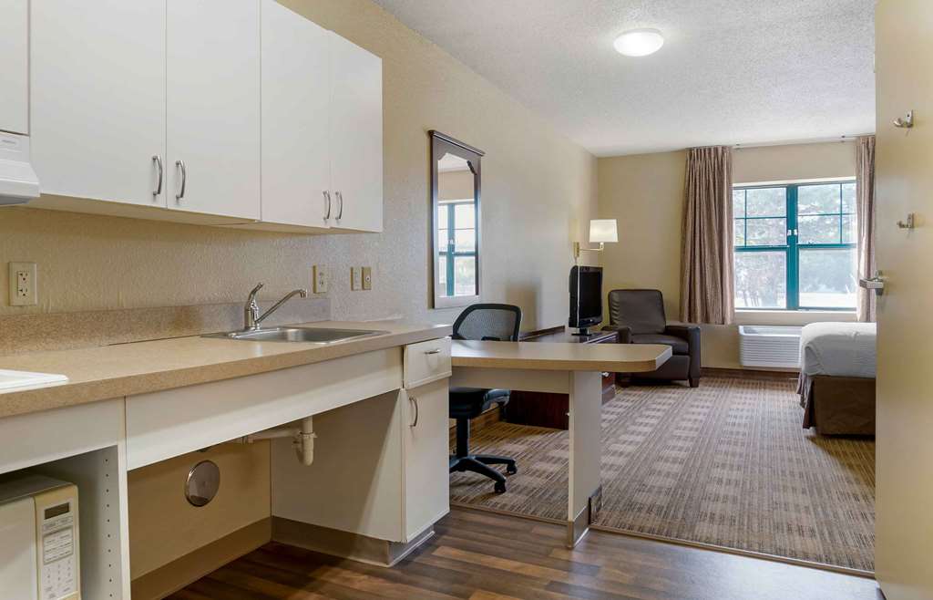 Extended Stay America Suites Detroit Madison Heights - photo 16