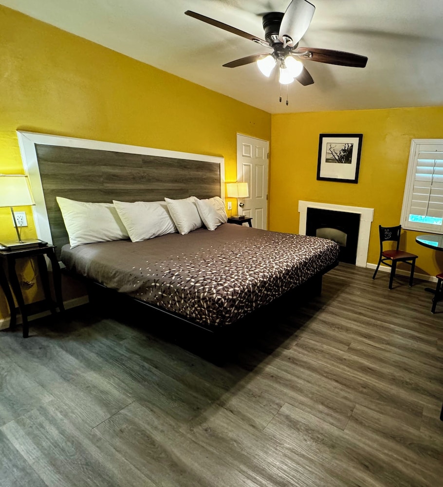 Carmel Wayfarer Inn - photo 10