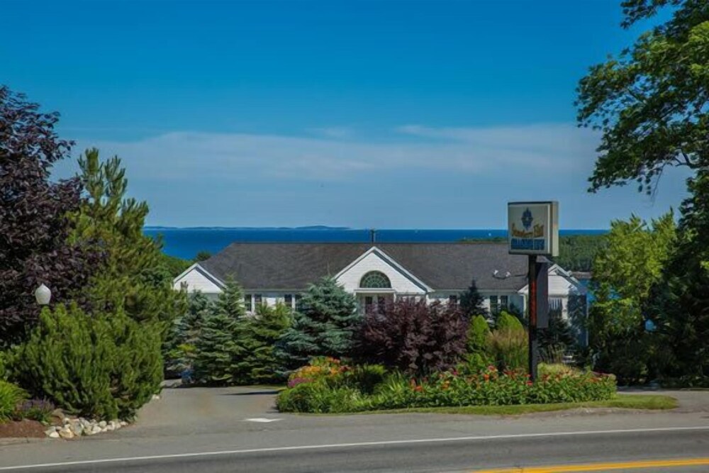 Strawberry Hill Seaside Inn - photo 24