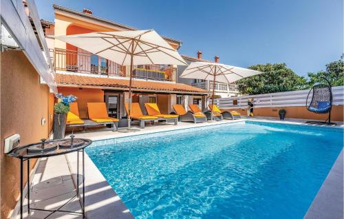 Nice Home In Banjole With Jacuzzi — 4-Star Luxury Hotel in Medulin, Croatia