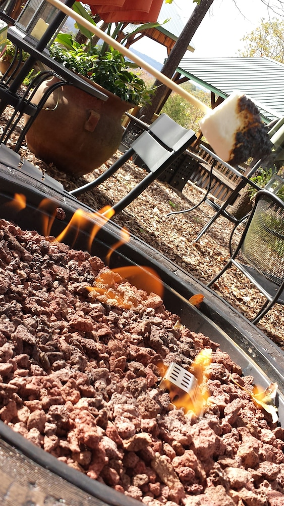 Bear Creek Lodge Cabin Resort - photo 105