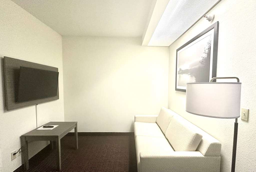 Ramada by Wyndham Columbia - photo 22