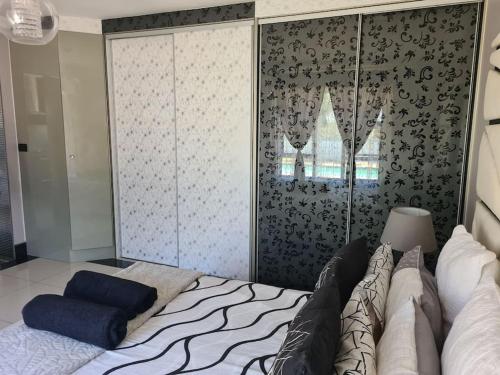 Umhlanga Rocks Guesthouse flat — 4-Star Luxury Hotel in Durban, South Africa