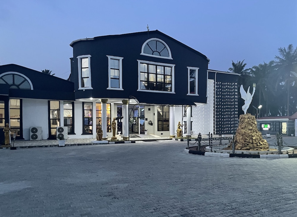 Precious Palm Royal Hotel — 4-Star Luxury Hotel in Benin City, Nigeria